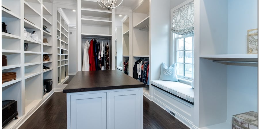 luxury walk in closet