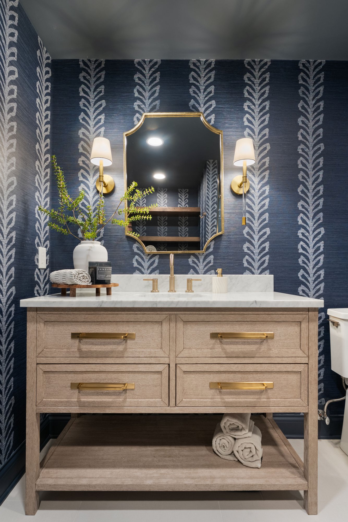 Luxury full bathroom