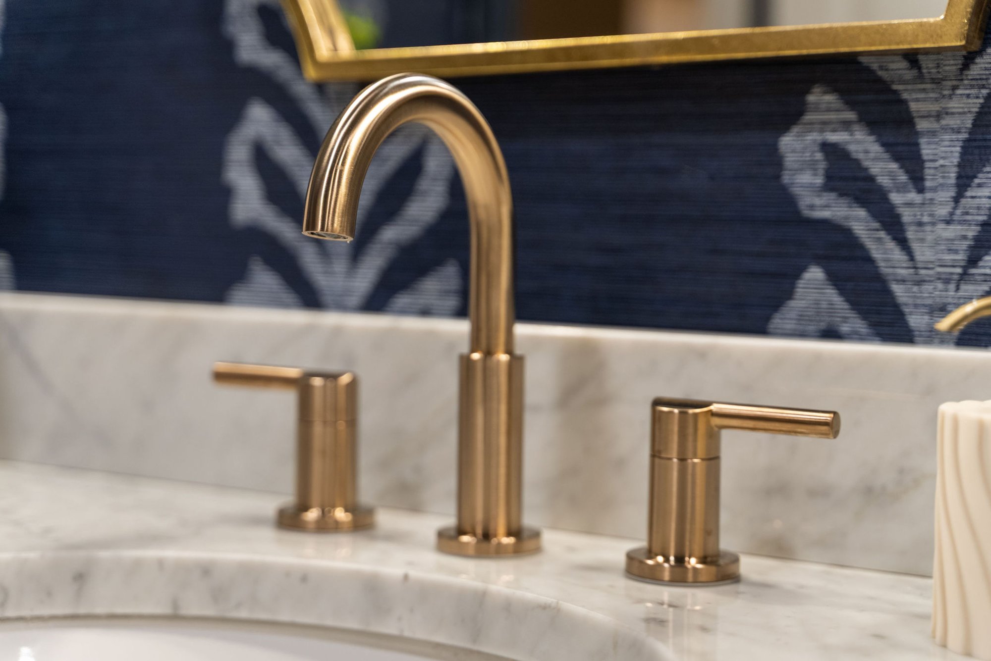 Luxury full bathroom