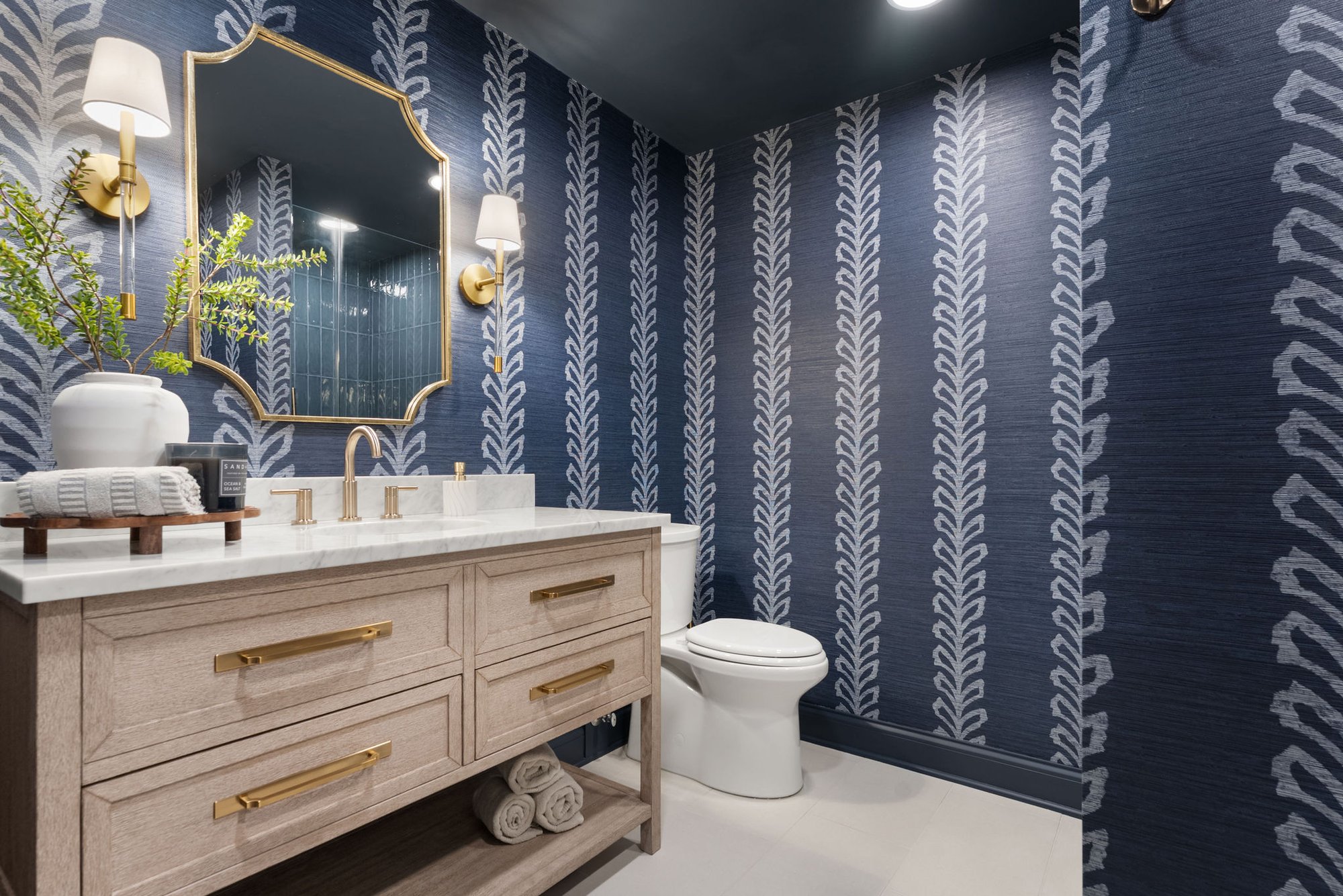 Luxury full bathroom