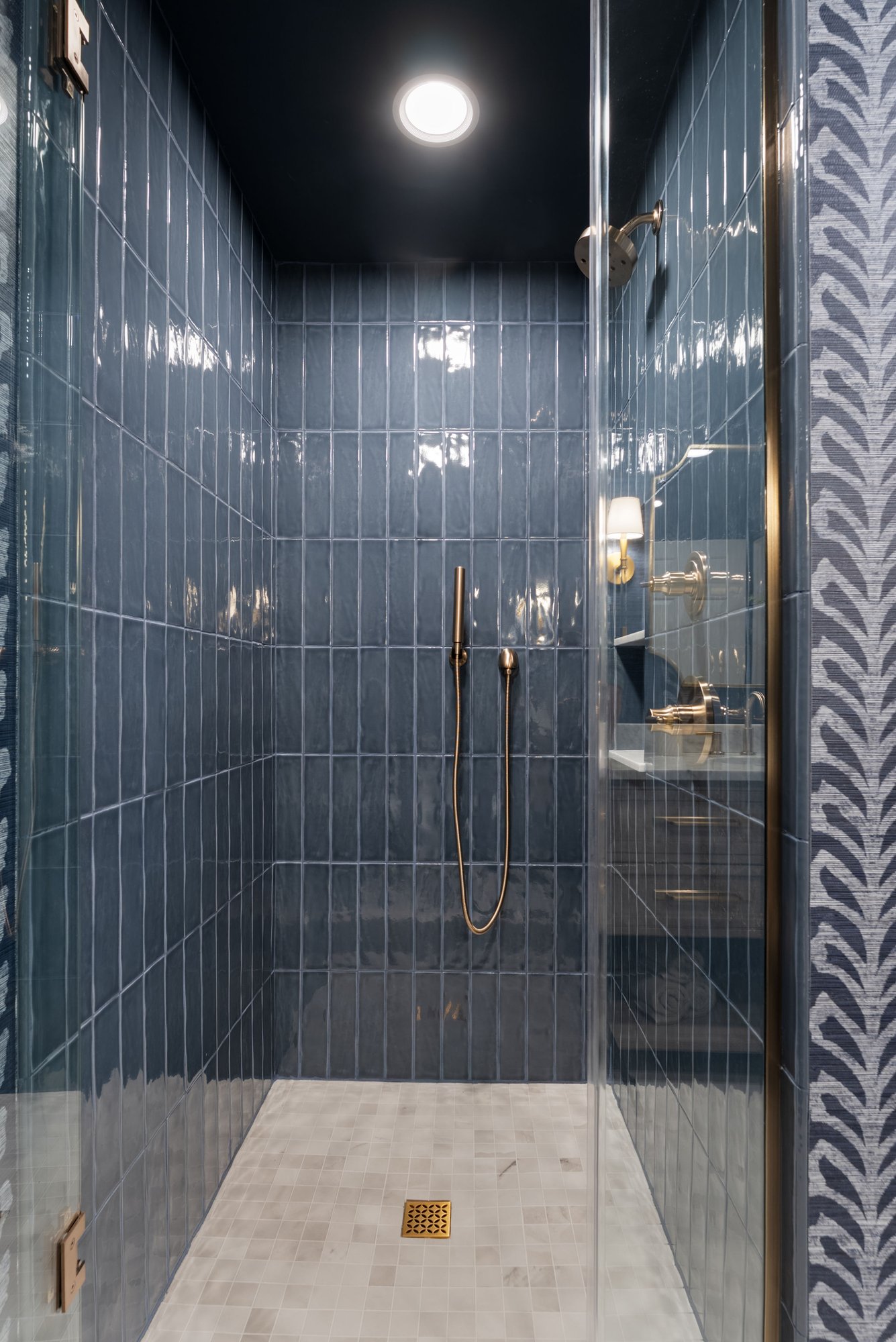 Luxury full bathroom