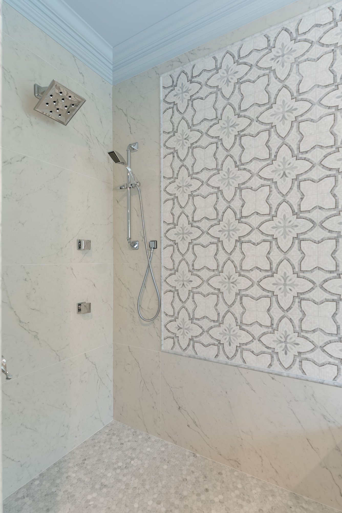 Buckingham Place primary bathroom