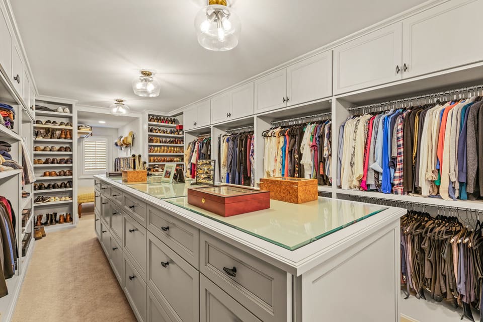 Payne & Tompkins - Ohio Design Build Firm - How to choose design build remodeler  - large closet
