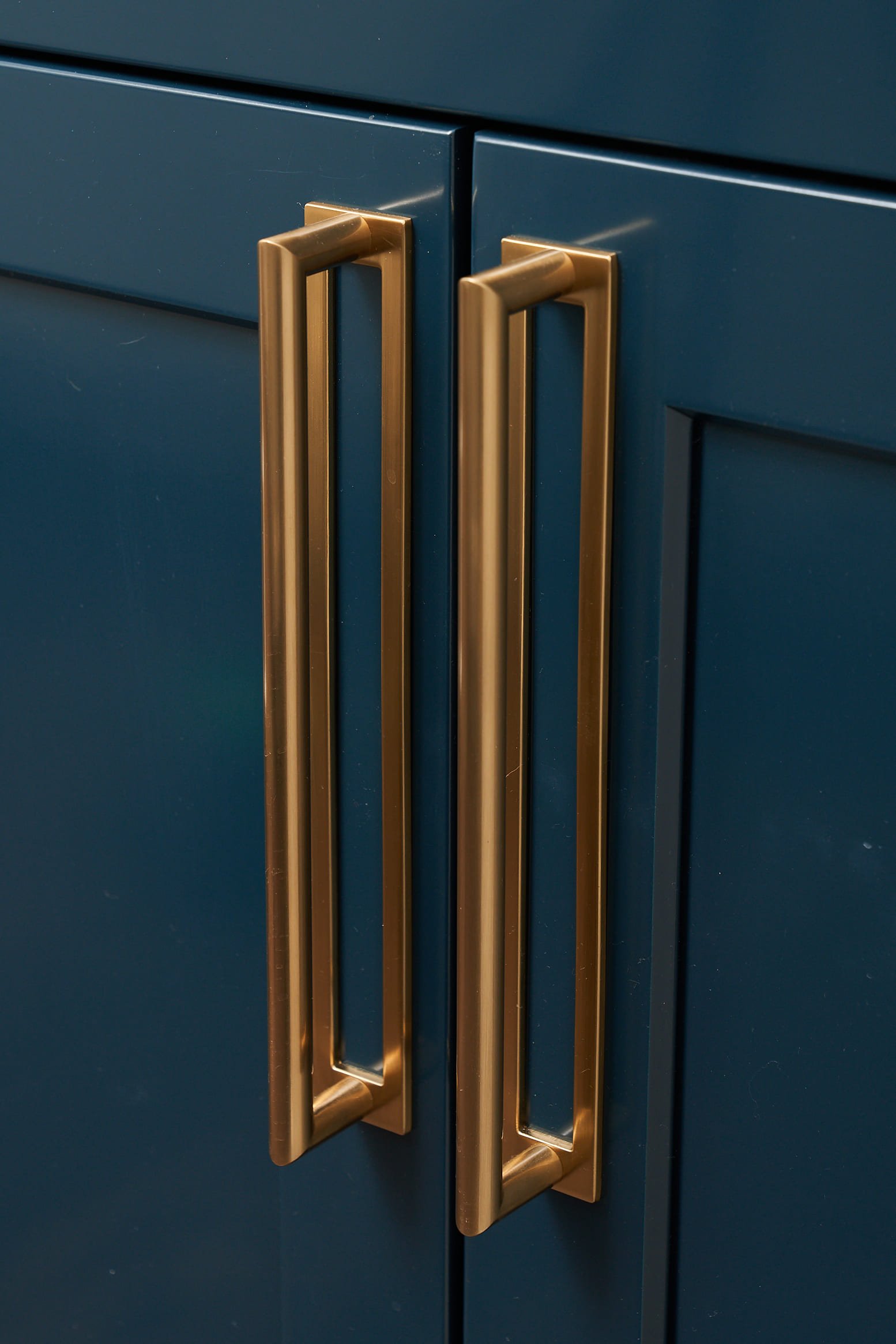 bar details brass hardware