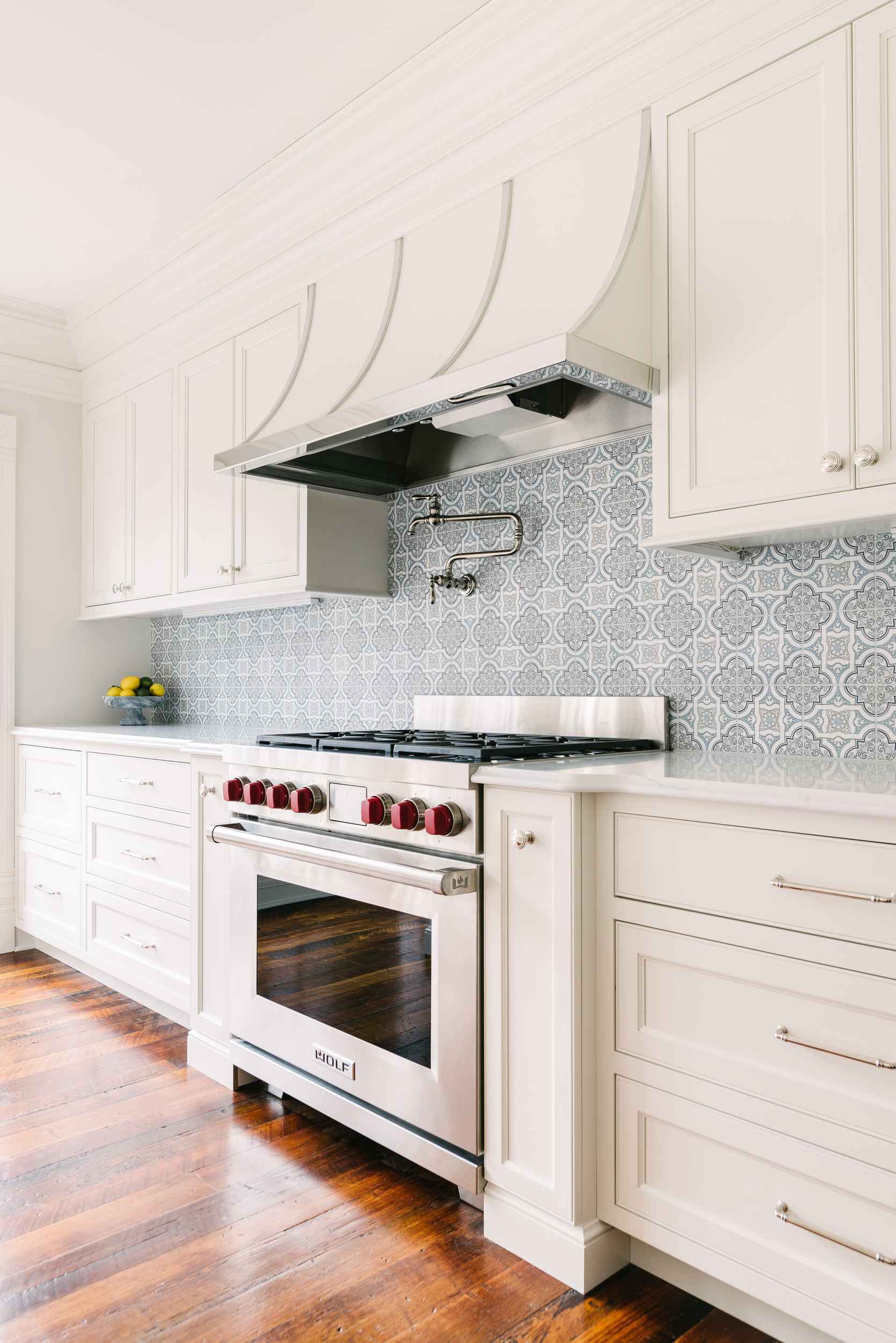 Victorian kitchen range blue pattern backsplash cleveland