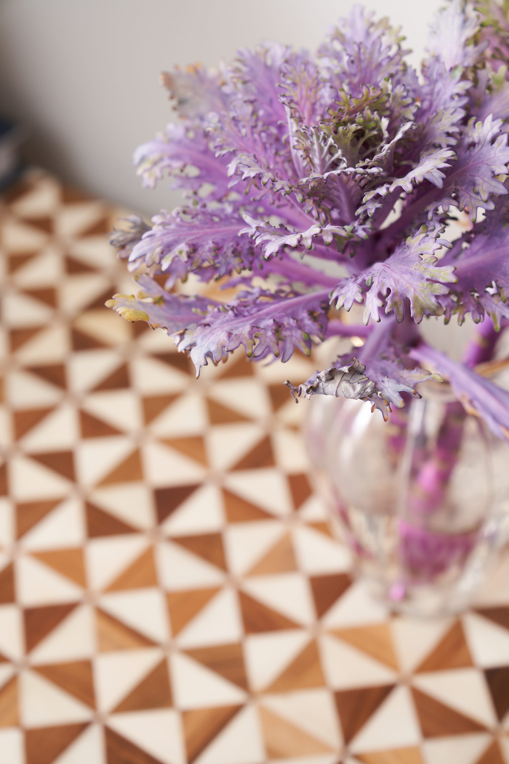 accent checkered table