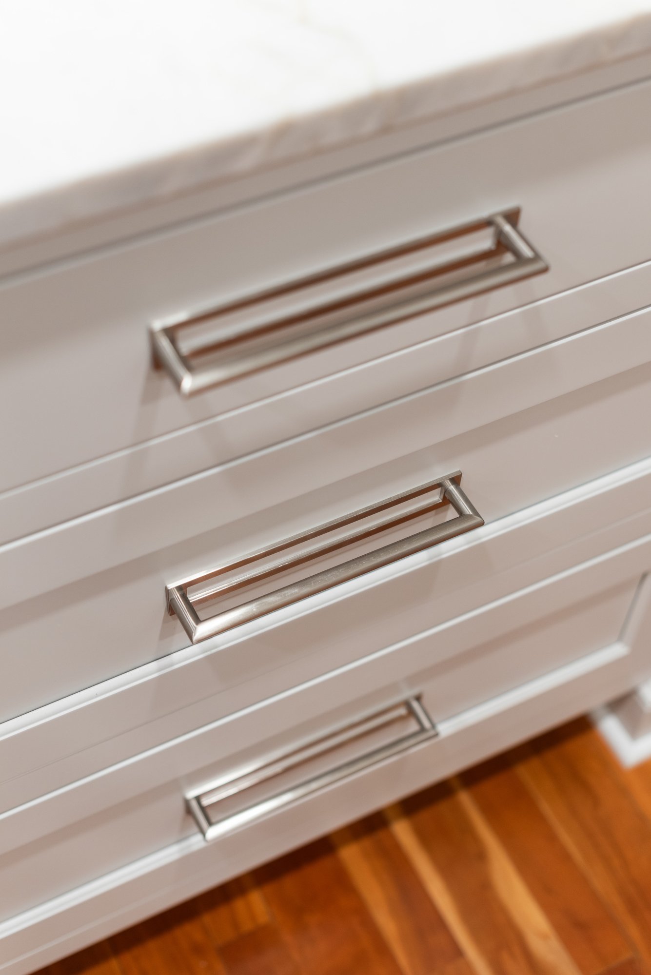 metal drawer hardware