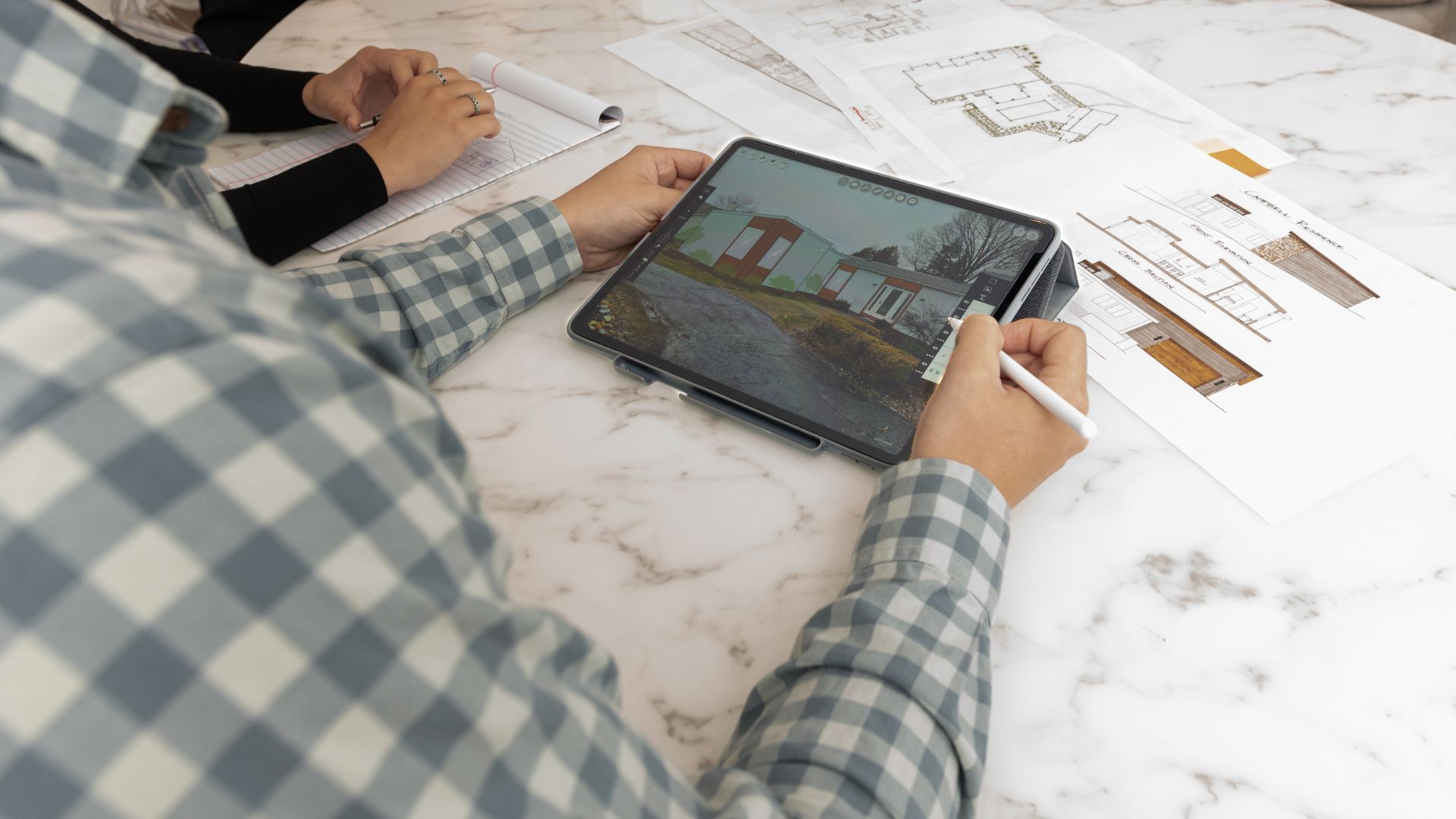 Key Difference #3_ Communication and Collaboration