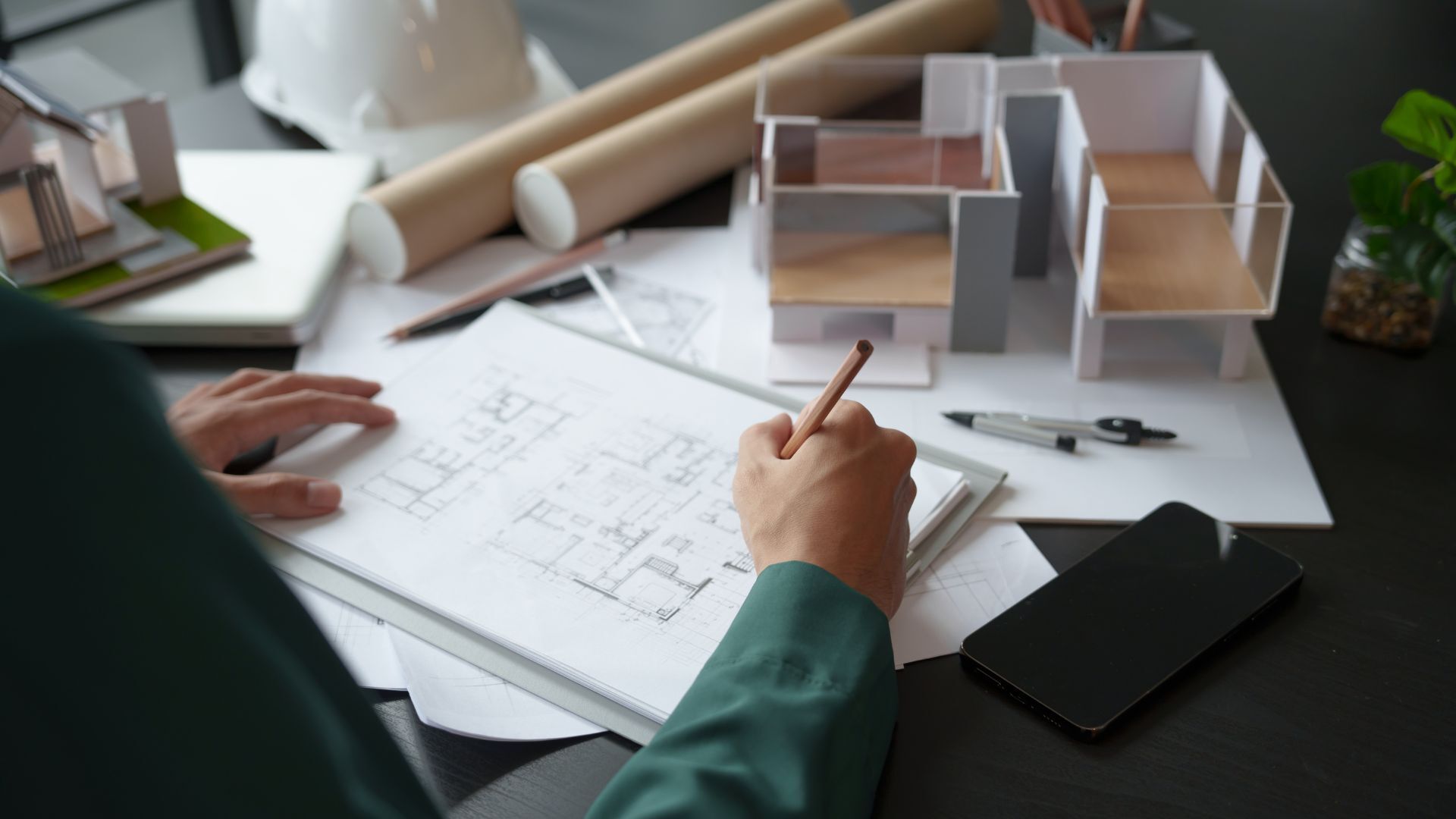 Mistake #3_ Hiring Separate Designers and Contractors Without Clear Coordination
