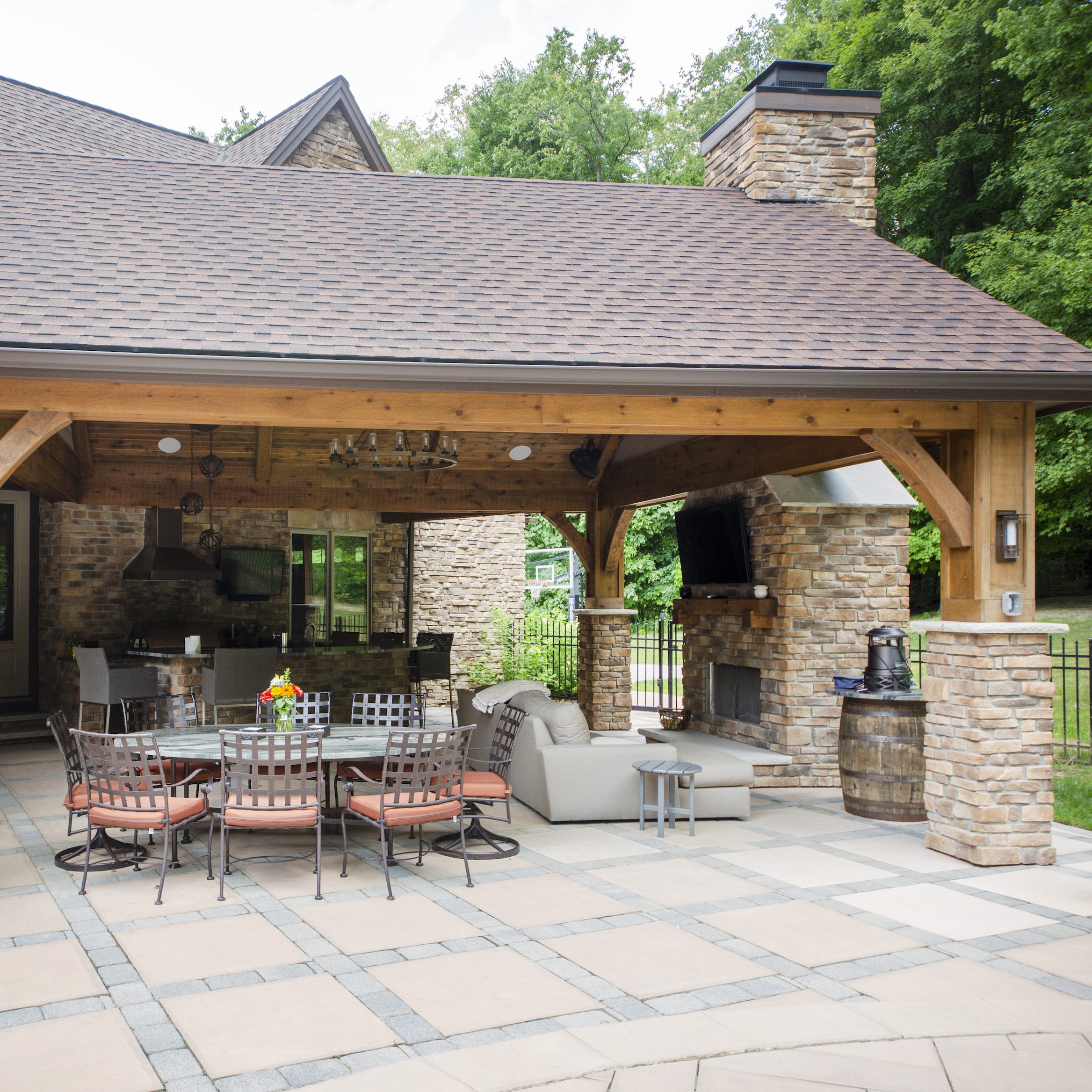 ashleigh dr covered porch