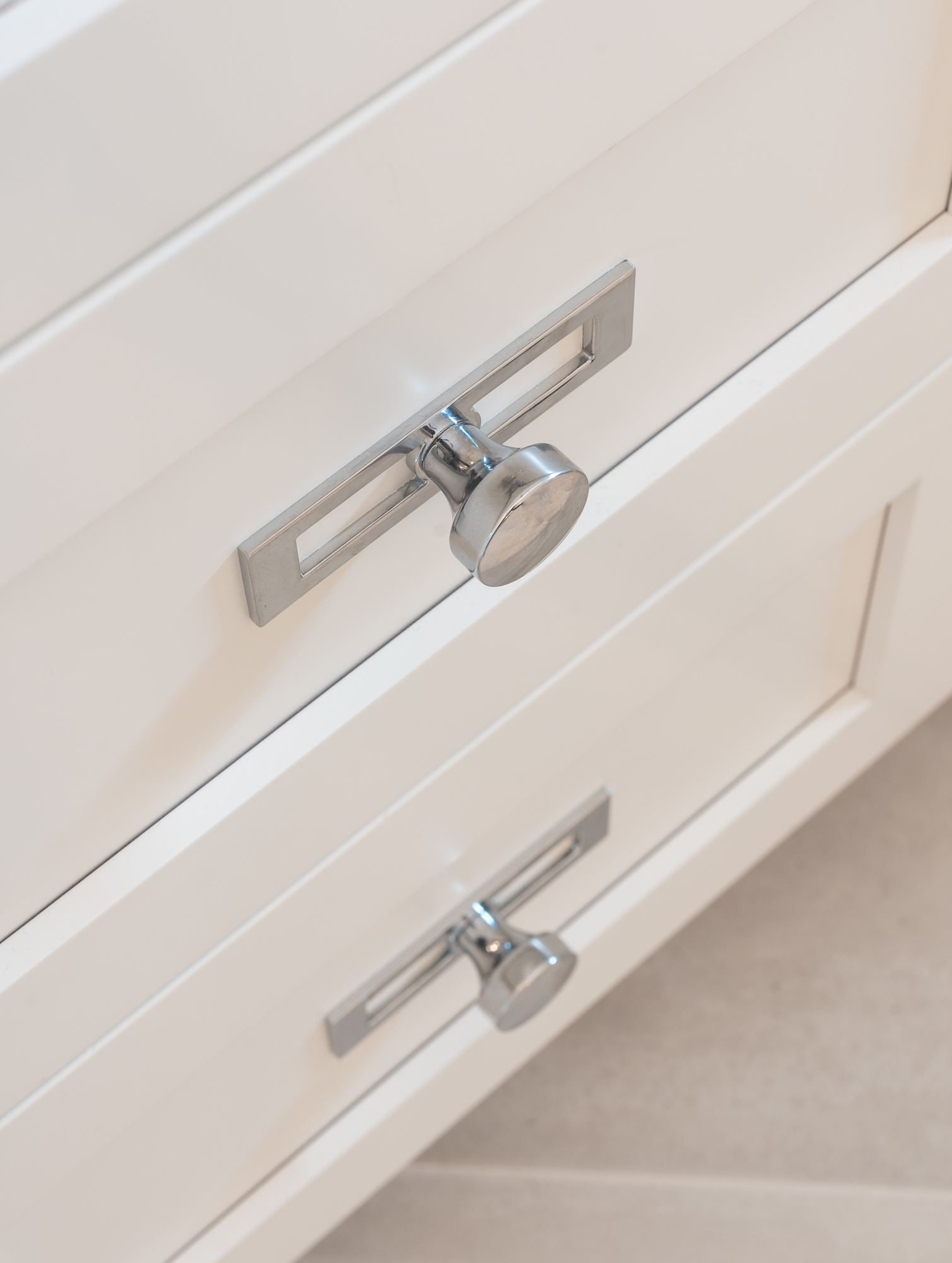 silver drawer hardware