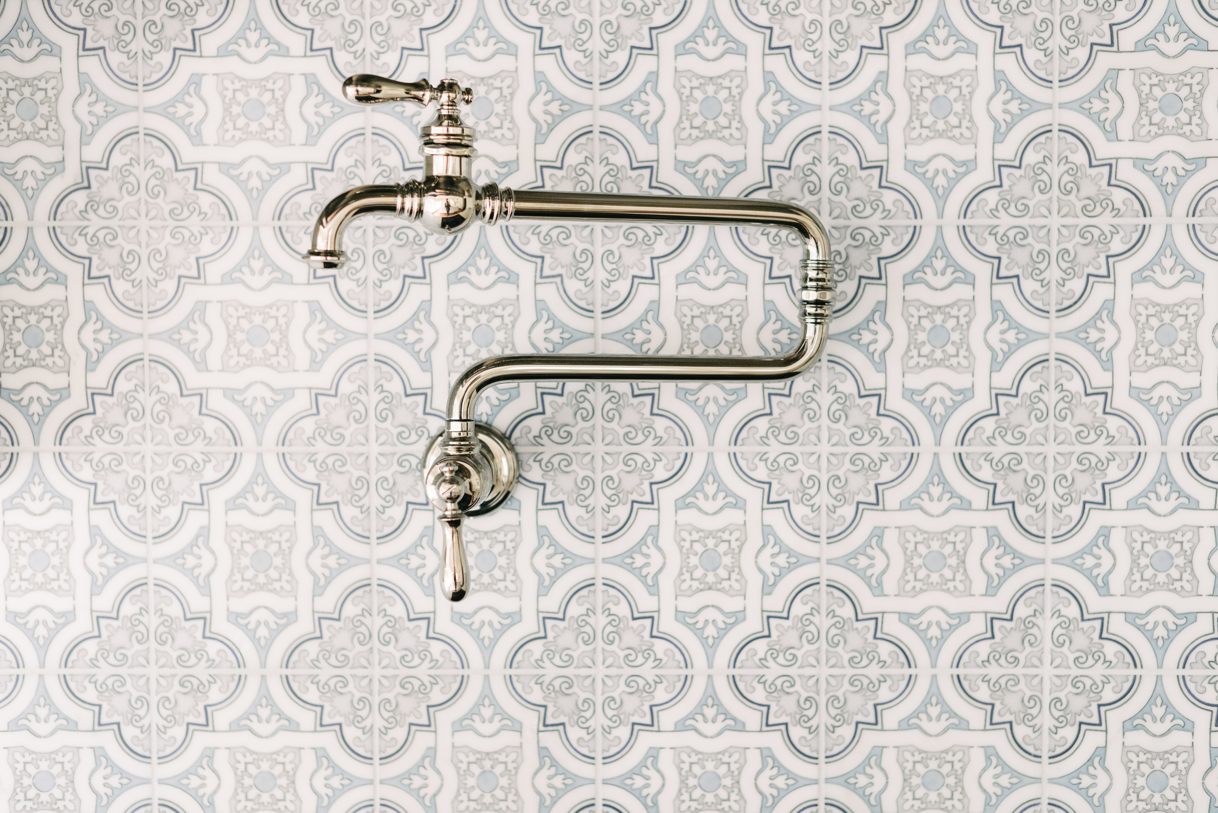 Chrome pot filler
