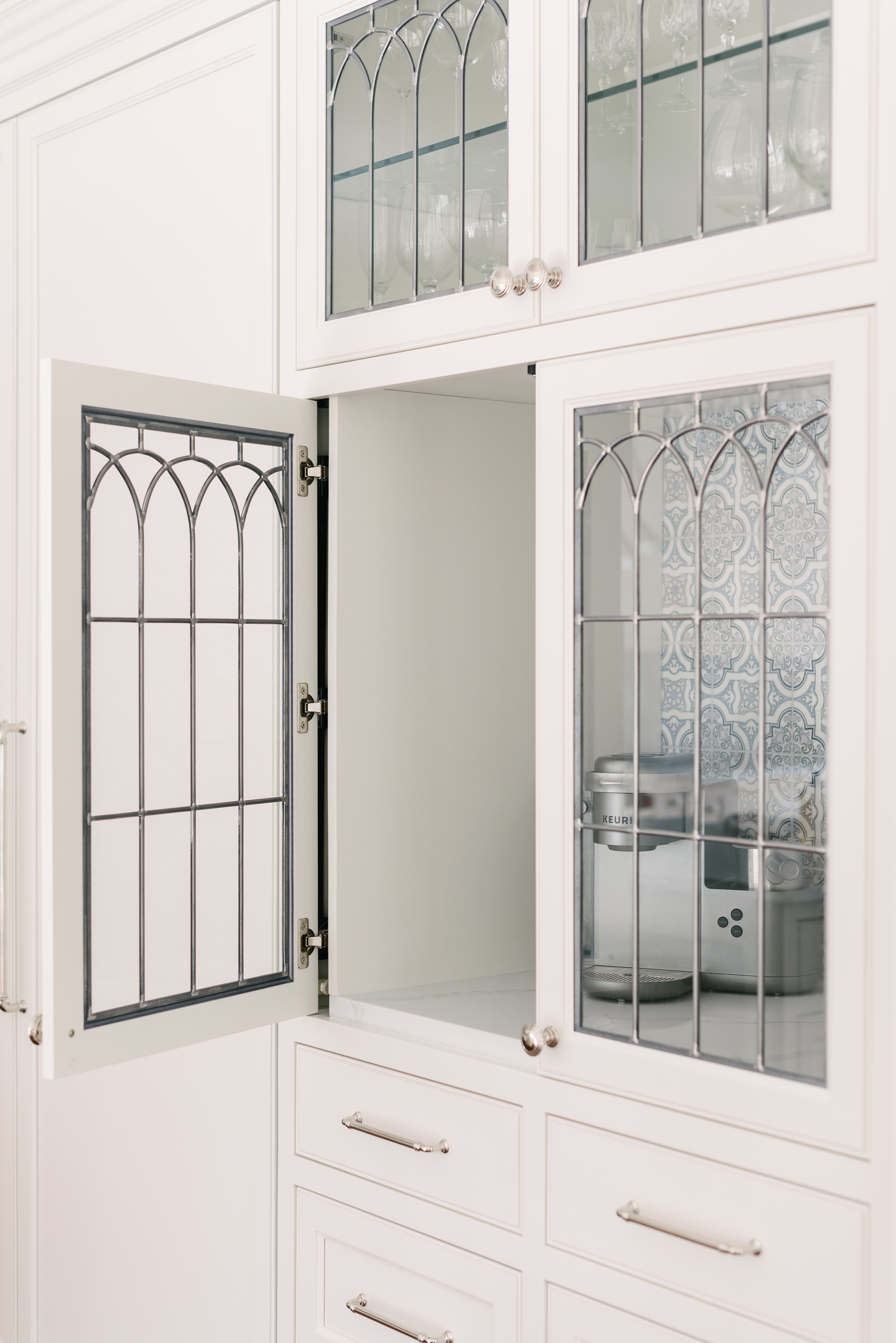 China cabinet white