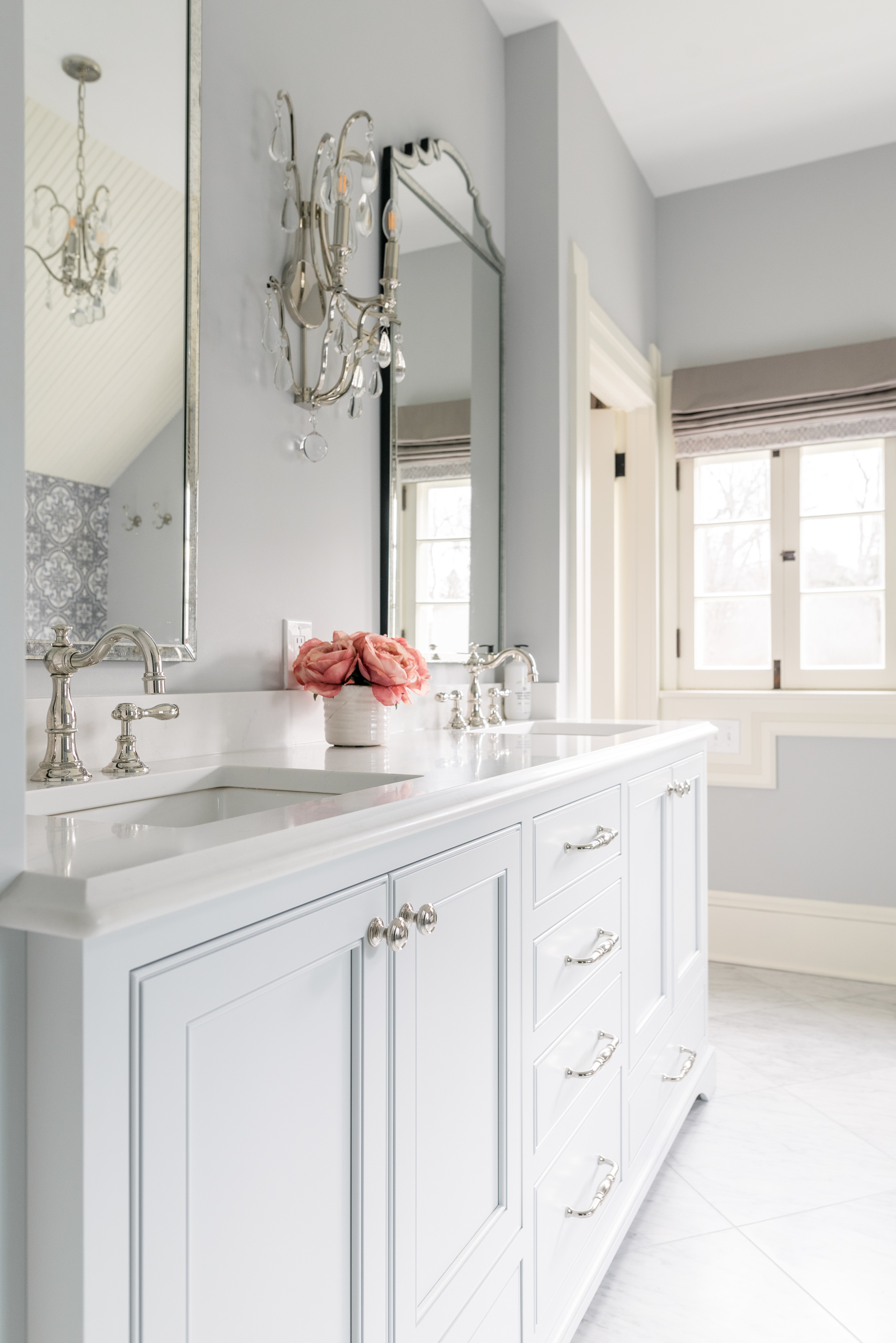 white victorian bathroom vanity