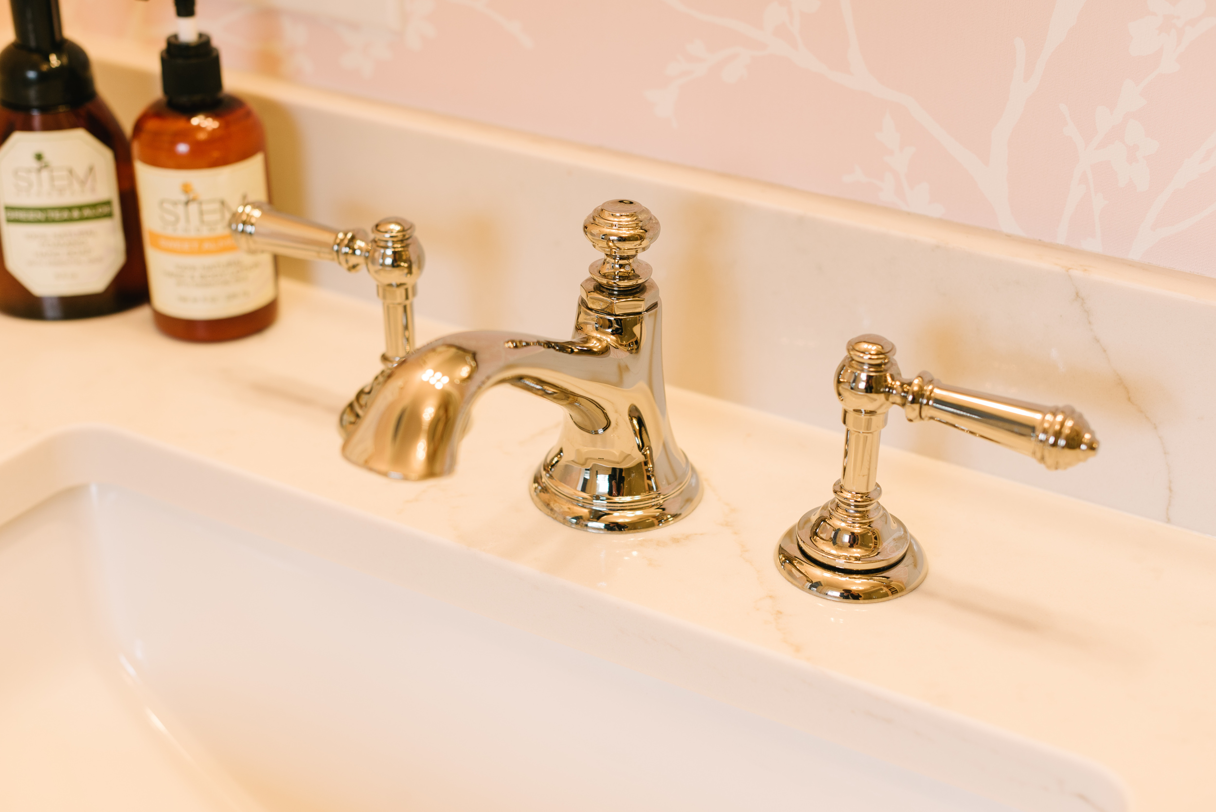 Sink faucet 